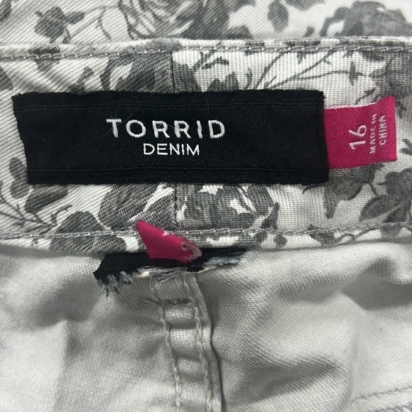 TORRID DENIM We Swear By The Fit Floral Print Stiletto Ankle Zip Gray/White 16 - Picture 5 of 6